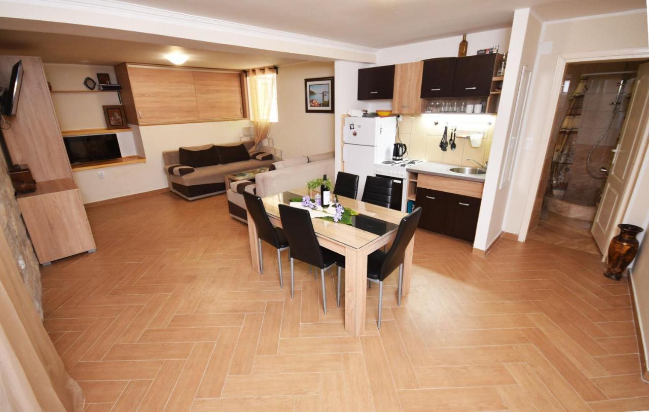 Vila Kula 1830 Apartments Херцег-Нови Экстерьер фото