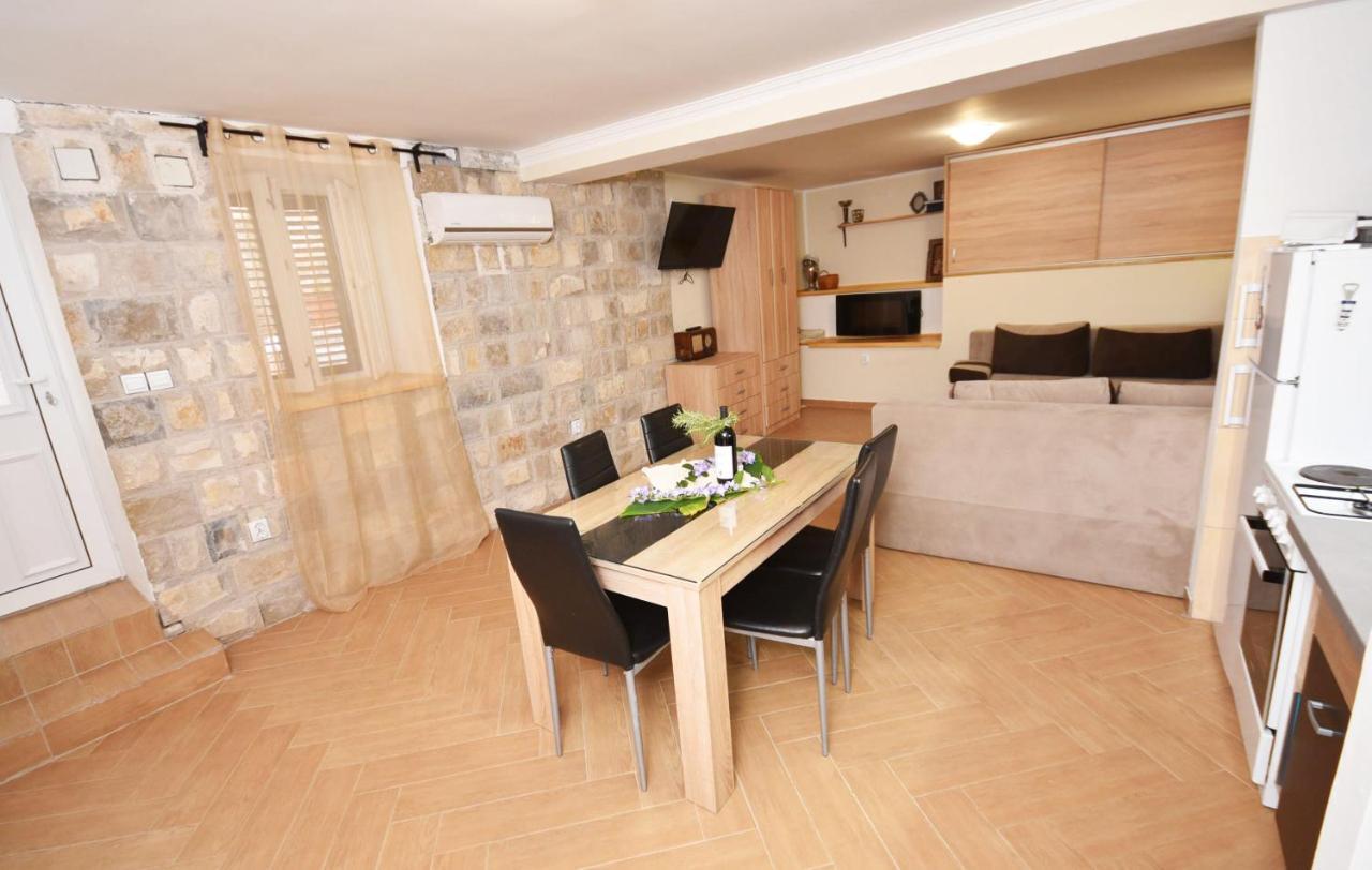 Vila Kula 1830 Apartments Херцег-Нови Экстерьер фото