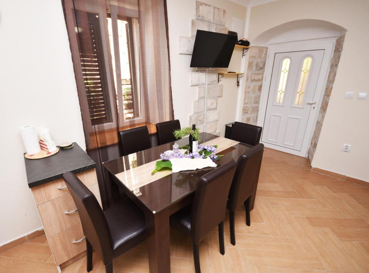 Vila Kula 1830 Apartments Херцег-Нови Экстерьер фото