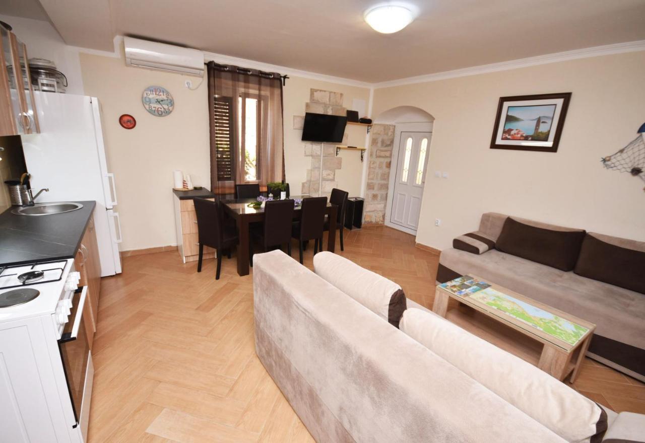 Vila Kula 1830 Apartments Херцег-Нови Экстерьер фото